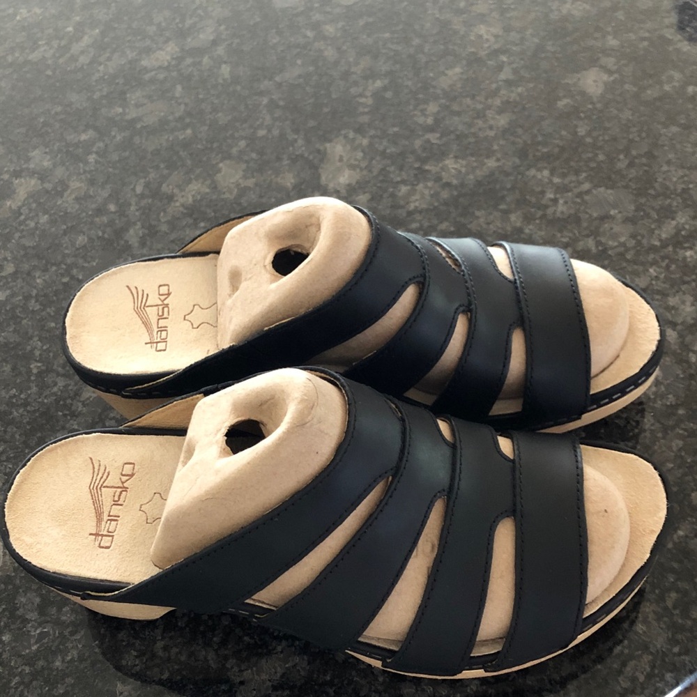 Dansko Lyndi Black Multi-Strap Leather Slide Sandal